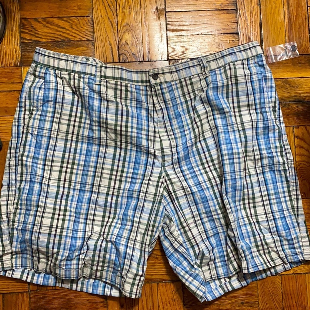 NWT club room plaid shorts size: 44
